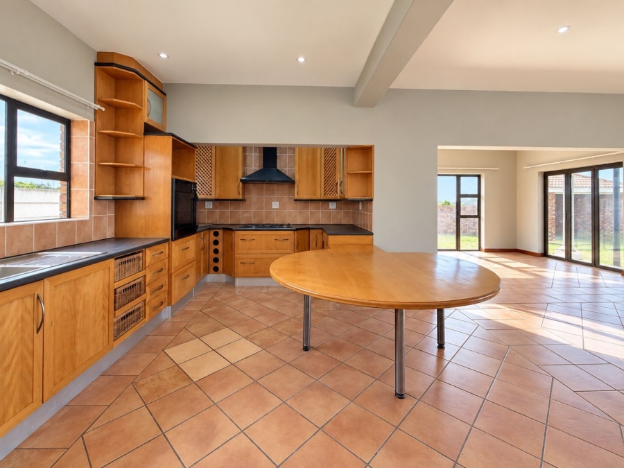 4 Bedroom Property for Sale in Bluewater Bay Eastern Cape